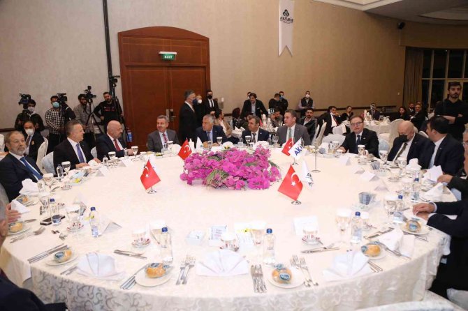 İ̇hracatın Şampiyonları Ödüllerini Aldı