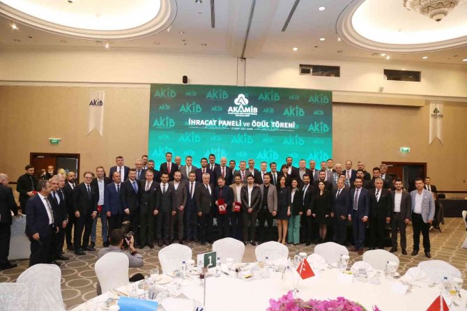 İ̇hracatın Şampiyonları Ödüllerini Aldı
