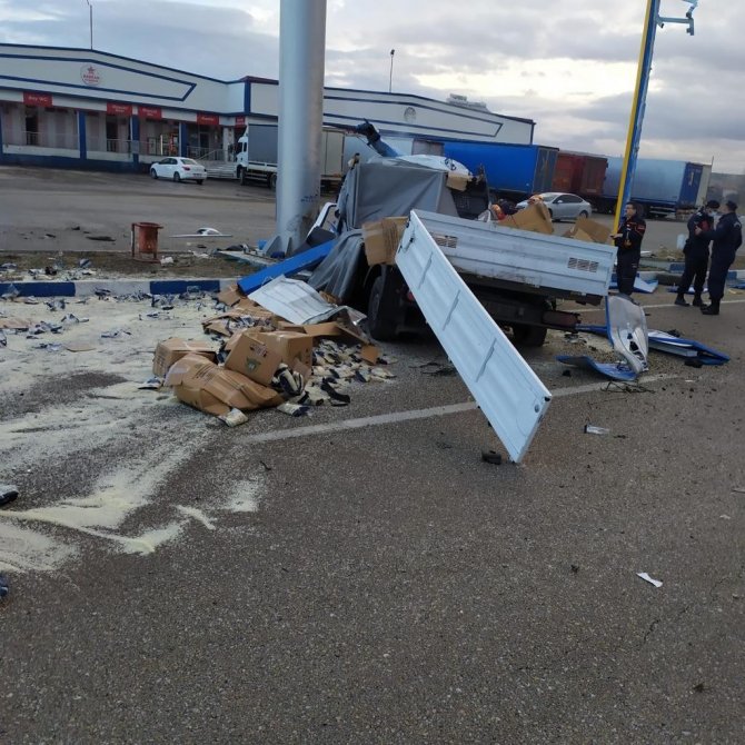 Afyonkarahisar’da Feci Kaza; 1 Ölü, 1 Yaralı