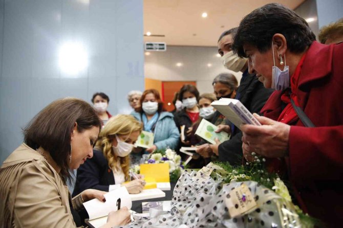 Büyükşehirden Kadınların Mücadele Üçgeni Paneli