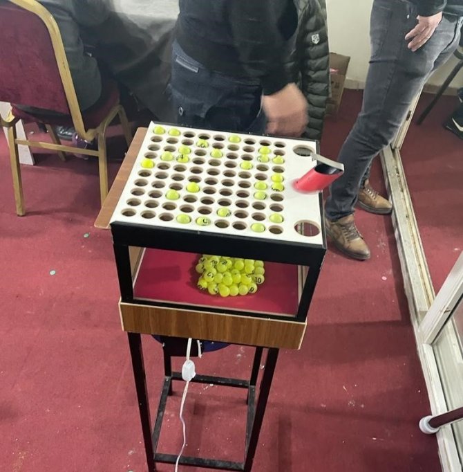 Antalya’da Kumar Oynayan 100 Kişiye Ceza Yağdı