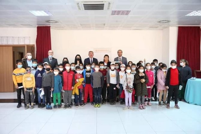 Genç Beyinlere "Nesli Tükenmekte Olan Canlılar" Konulu Farkındalık Eğitimi