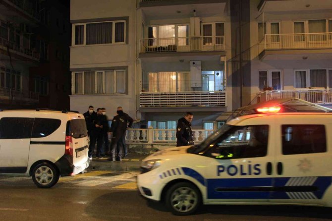 Emekli Gazeteci Evinde Ölü Bulundu