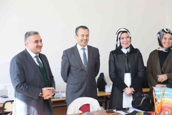 Kursiyerlerden Başkan Cabbar’a Teşekkür