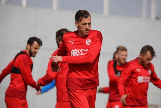 Sivasspor’da Beşiktaş Mesaisi Devam Ediyor