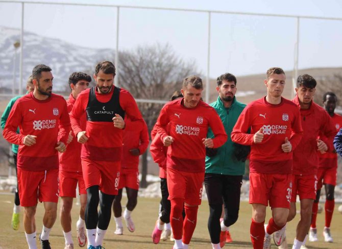 Sivasspor’da Beşiktaş Mesaisi Devam Ediyor