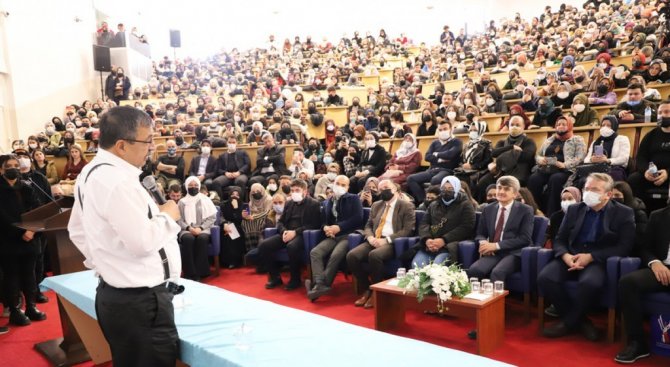 Hayati İ̇nanç’ın Kütahya Programına Yoğun İlgi