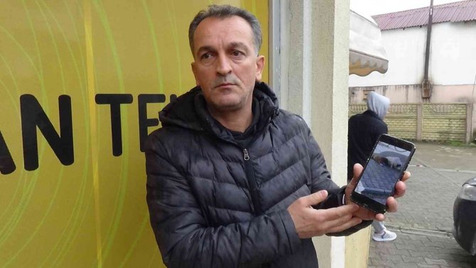 2 Aylık Yavrusu Çalınan Anne Köpek Dünyaya Küstü