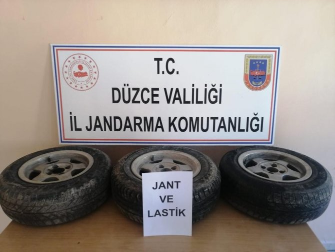 Çalınan Lastik Ve Jantları Jandarma Ekipleri Buldu