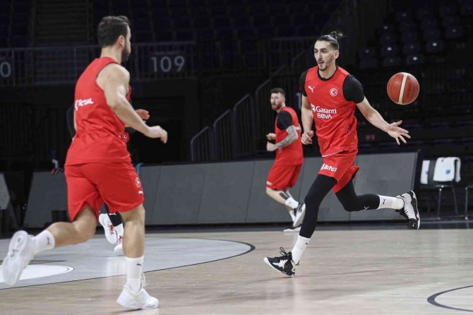 A Milli Erkek Basketbol Takımı, Yunanistan Maçı Hazırlıklarını Sürdürdü