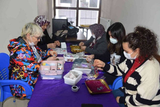 Görele Halk Eğitim Merkezi’nden Filografi Takı Tasarım Sergisi