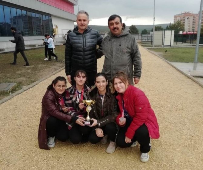 İ̇nönü Anadolu Lisesi Öğrencileri ’Bocce’ Turnuvasına Damga Vurdu