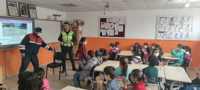 Mardin’de Jandarmadan Öğrencilere Trafik Eğitimi