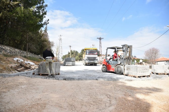 Karesi’de Yol Çalışmaları Hızlandı
