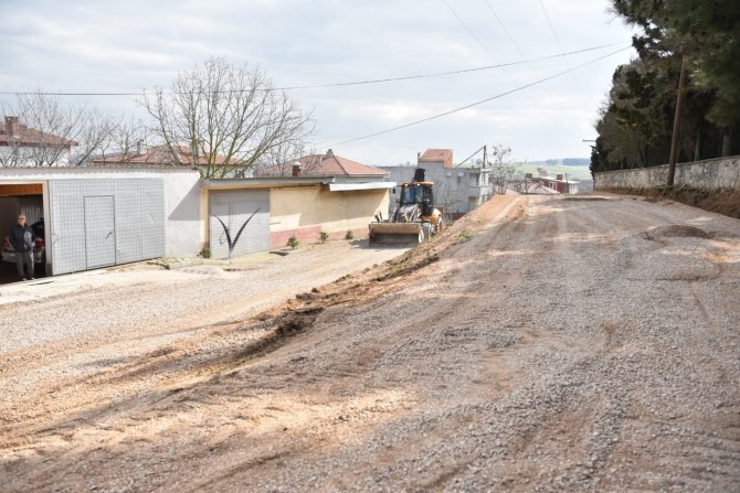 Karesi’de Yol Çalışmaları Hızlandı