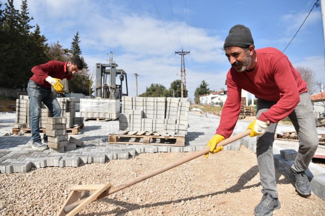 Karesi’de Yol Çalışmaları Hızlandı