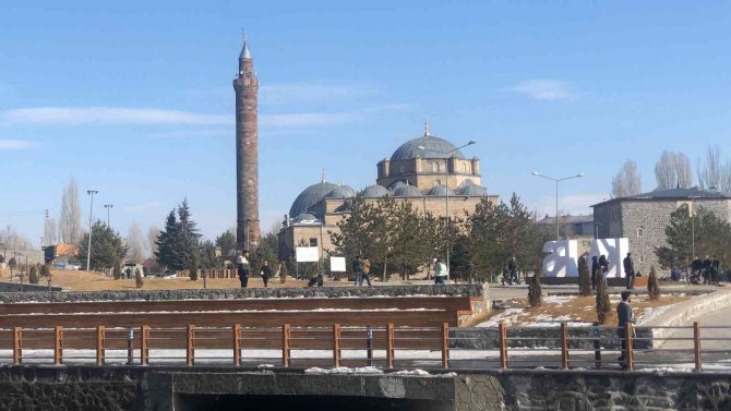 Kars’ta Bahar Havası Yaşanıyor