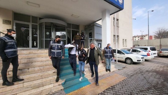 Kayseri Polisi Aranan Şahıslara Göz Açtırmıyor