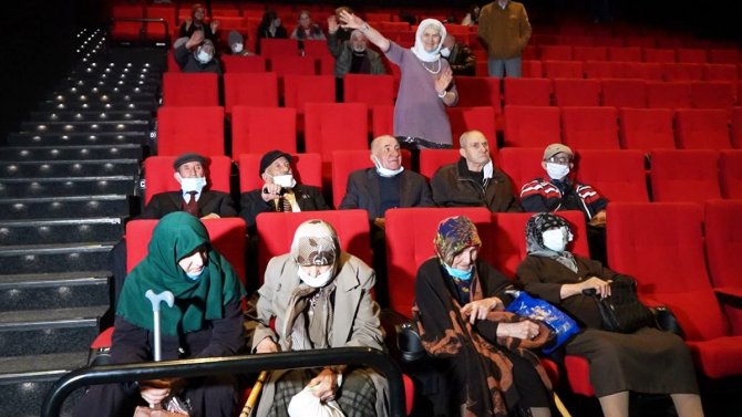 Huzurevi Sakinleri Sinema İle Buluştu