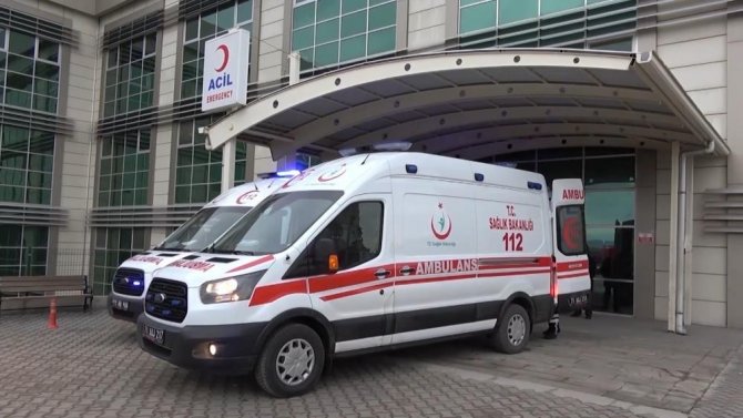 Kırıkkale’de 2 İşçi Çöken Çardağın Altında Kaldı