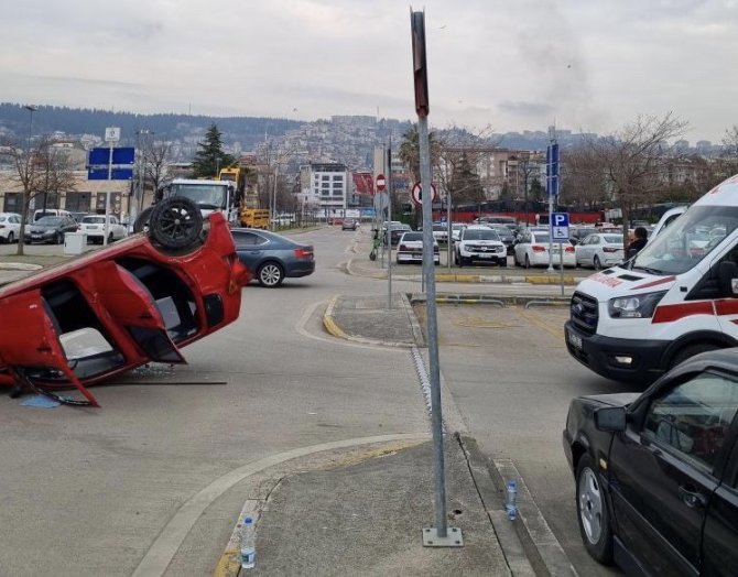 Otoparkta Kazaya Karışan Otomobil Takla Attı