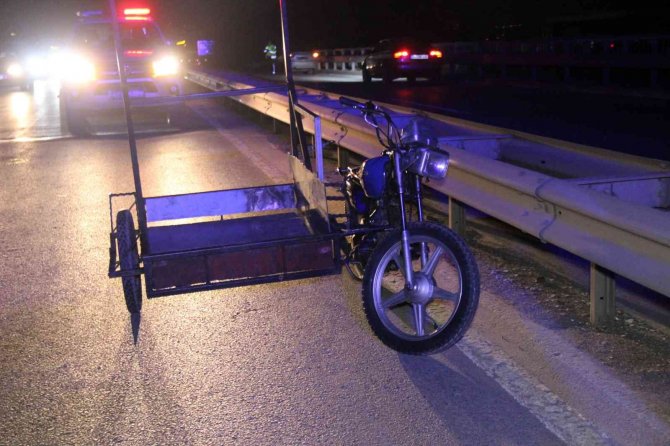 Motosiklet İle Otomobil Çarpıştı: 1 Yaralı