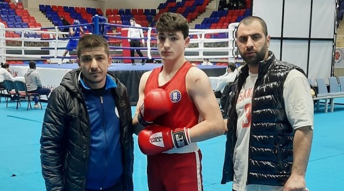 Kütahyalı Boksörlerden İki Türkiye Derecesi