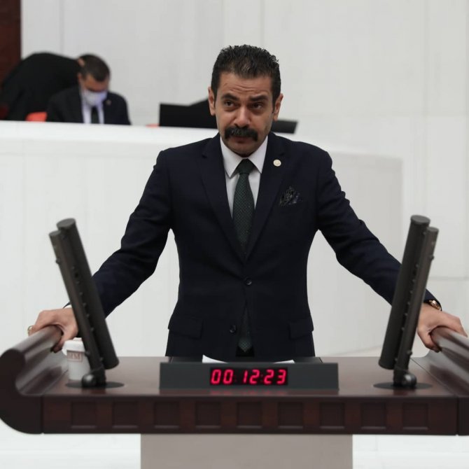 Mhp’li Kalyoncu: “Sizin Fikriniz, Zikriniz Bu Kadar Karışıkken Fikirlerinizi Hanginizin Sözleri Yansıtmaktadır?”