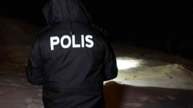 Muş’ta Karasu Nehri’ne Düşen Genç Kızın Arama Çalışmalarına Ara Verildi