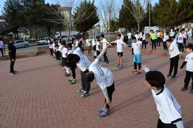 Spora Teşvik İçin Meydanlara Çıktılar