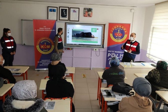 Türkeli’de “En İ̇yi Narkotik Polisi Anne” Eğitimi