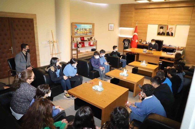 Kaymakam Tunç, Vergi Haftası’nda Öğrencilerle Bir Araya Geldi