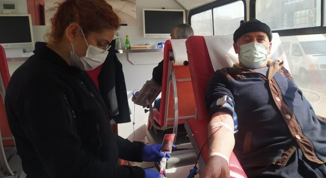 Gürün’de Kızılay’a Kan Bağışı