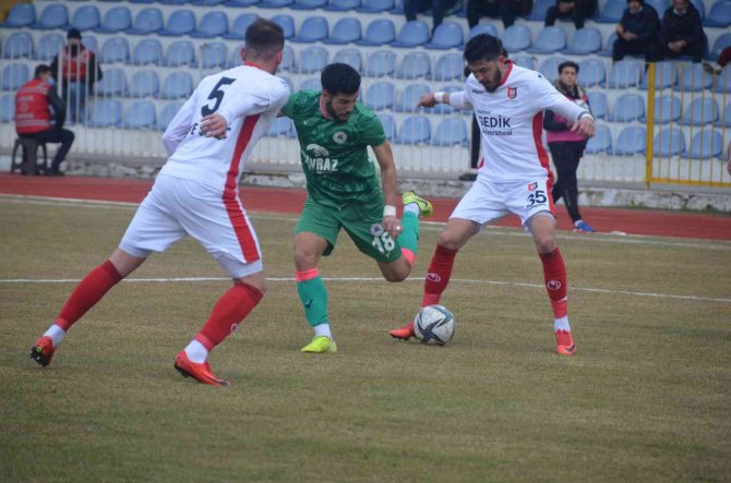 Tff 2. Lig: Isparta 32 Spor: 2- Uşakspor: 1
