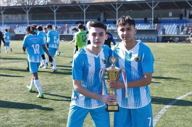 Yenimahalle Belediyespor U18 Ligi 1. Grup Şampiyonu Oldu.