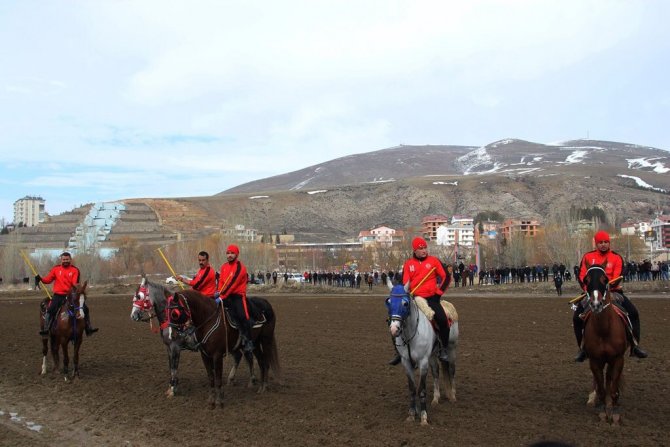 “Kurtuluş Kupası Cirit Müsabakası” Heyecanlı Anlara Sahne Oldu