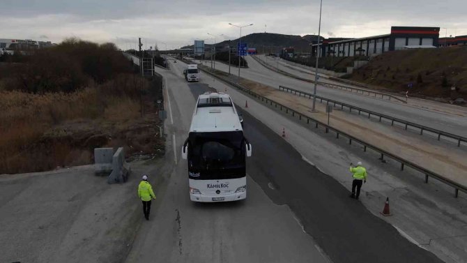 43 İlin Geçiş Güzergahında Otobüs Denetimi: Sürücüler Tek Tek Uyarıldı