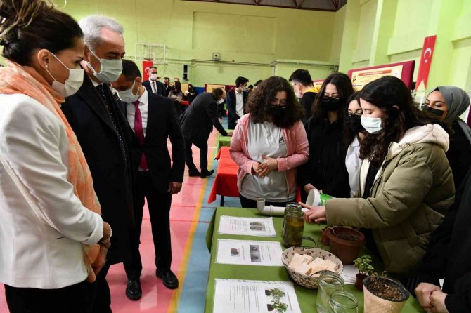 Tenzile Erdoğan Anadolu Lisesi’nde Öğrencilerin Projelerini Sergilediği Fuar Açıldı