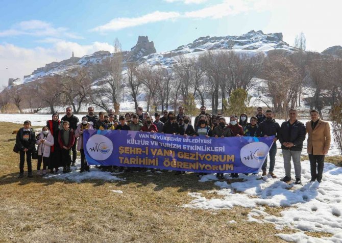 Vanlı Öğrenciler İçin Müze Ve Kale Gezisi