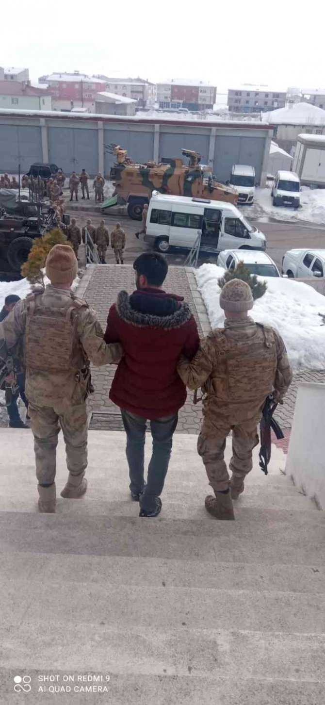Kesinleşmiş Hapis Cezası Bulunan 2 Kişi Tutuklandı