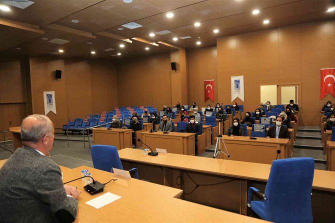 Başkan Akman’dan Yks Kursuna Katılan Öğrencilere ‘Sınav Ücreti’ Müjdesi