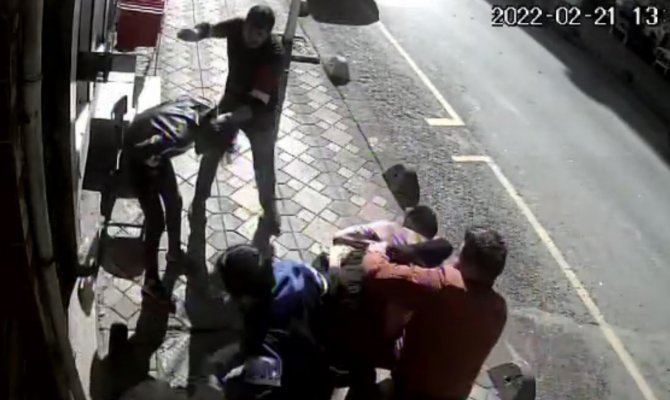 Zeytinburnu’nda Öldüresiye Dayak Kamerada