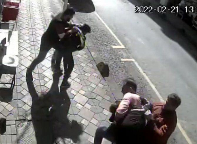 Zeytinburnu’nda Öldüresiye Dayak Kamerada