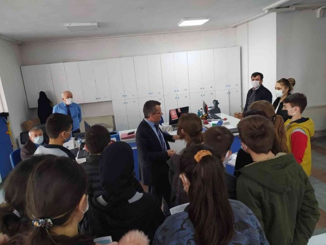 Ortaokul Öğrencileri Vergiler Hakkında Bilgilendirildi