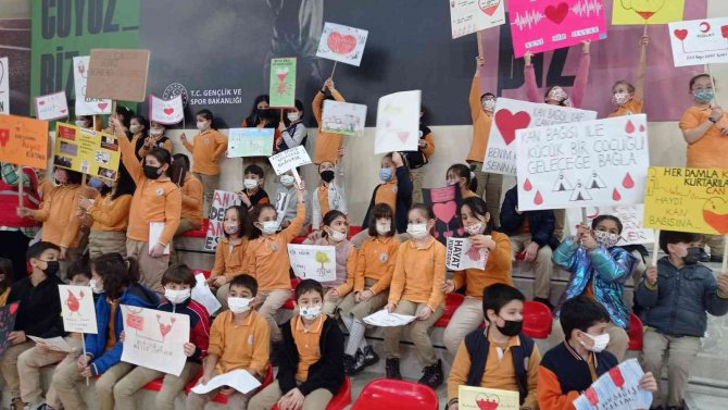 Öğrenciler Kan Bağışının Önemine Dikkat Çekti