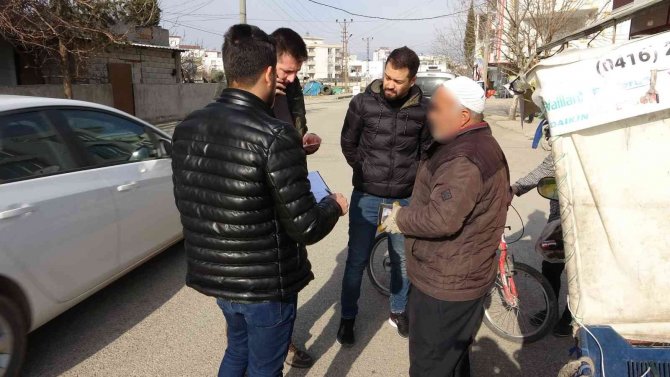 Kol Çantasını Çalan Hırsız Olay Yerine Geri Dönünce Yakalandı
