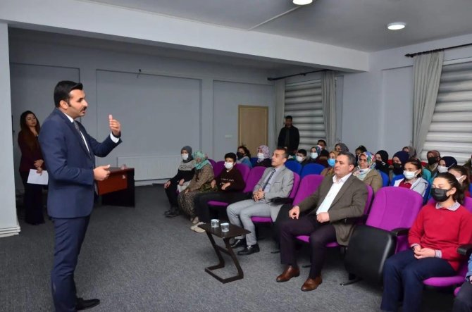 Afyonkarahisar’da Ödüllü Kitap Okuma Yarışması