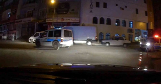 Kovalamaca İle Yakalandı, “Gazeteyi Yedireceğim” Deyip Basını Tehdit Etti