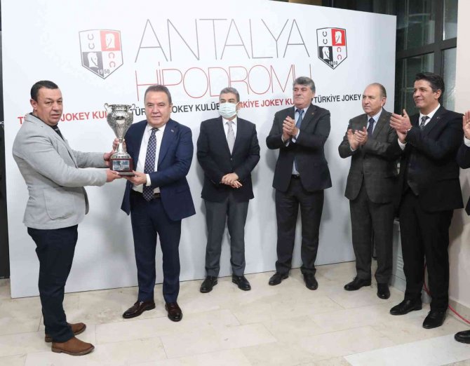 Antalya Büyükşehir Belediye Başkanlığı Koşusu Düzenlendi