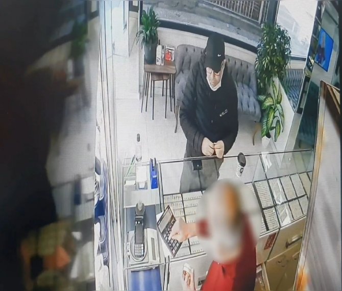 Antalya’da Turistin Uyutulması Sonucu Kartı Kullanılarak Altın Alınan Kuyumcu Konuştu